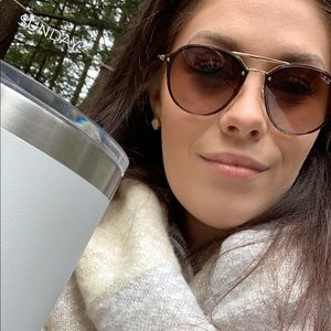 Meet your Posher, Katelyn